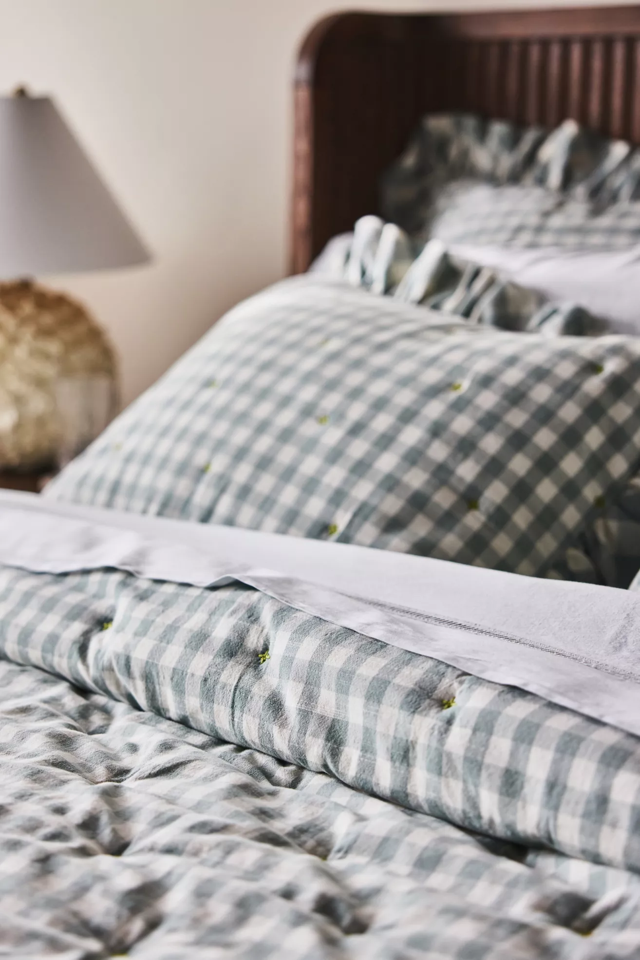 100% Cotton Yarn-Dyed Gingham Ruffle Quilt - thumbnail 6