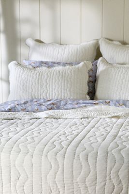 Couvre-lit matelassé en coton uni Iluka avec bordure florale