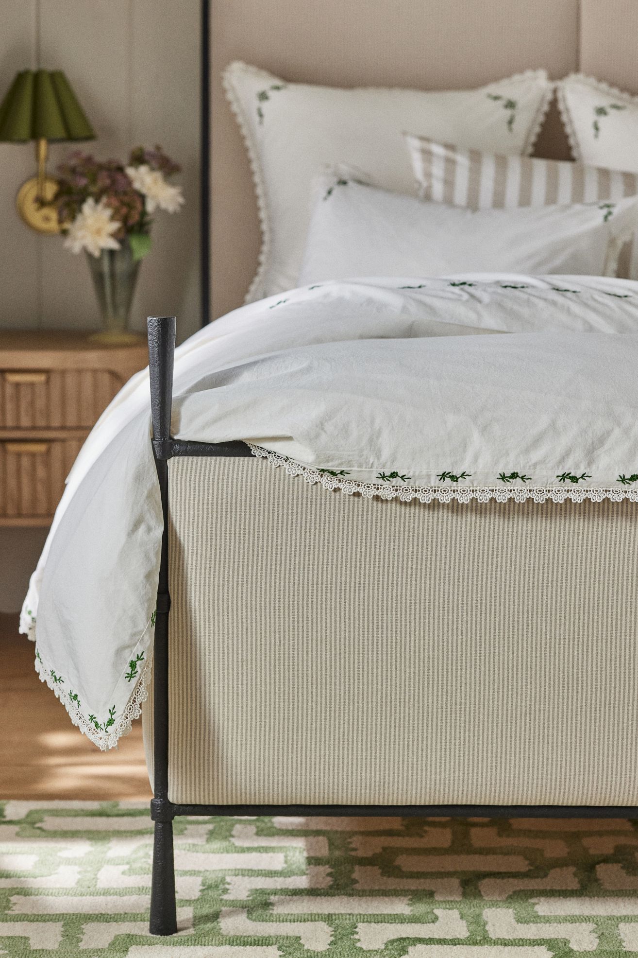 Leslie Cotton Percale Floral Embroidered Lace Duvet - White W/ Green, Standard, King