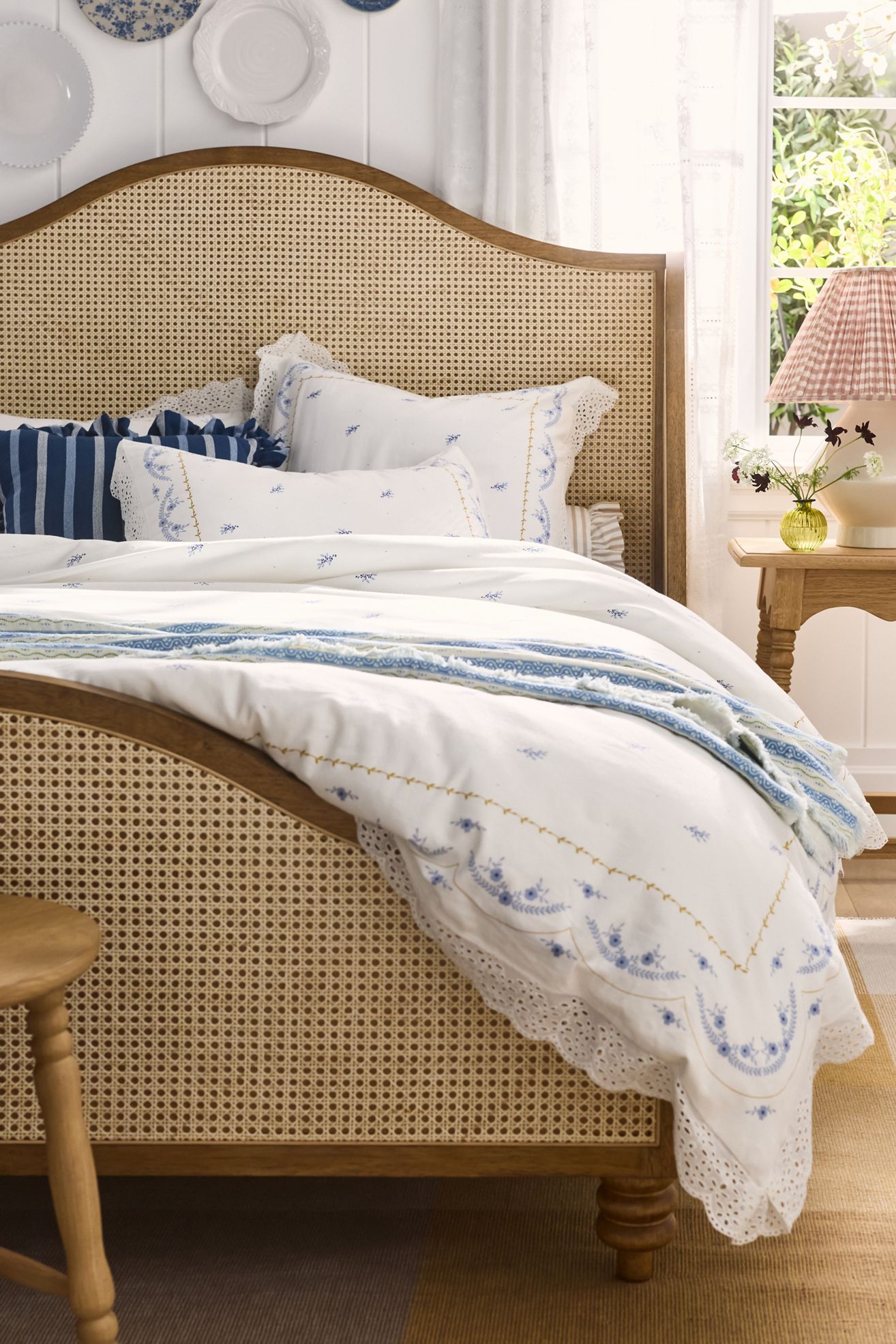 Ophelia Cotton Printed Lace Trim Floral Duvet - Ivory, California King