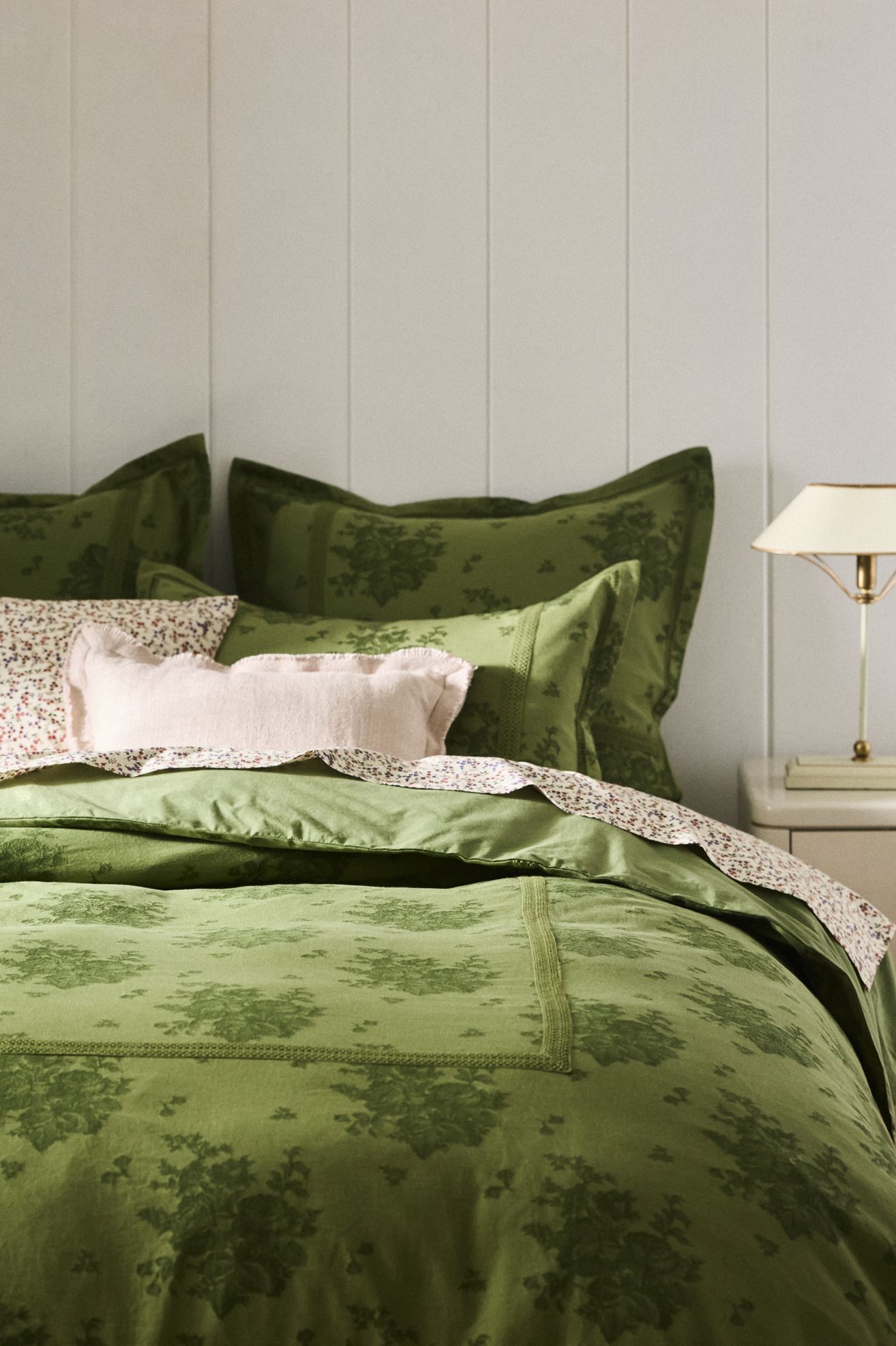 Nadia Cotton Solid Floral Embellished Duvet - Green, Queen