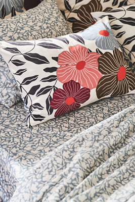 McKenzie Parrott Organic Cotton Sateen Floral Printed Sheet Set - Thumbnail 3