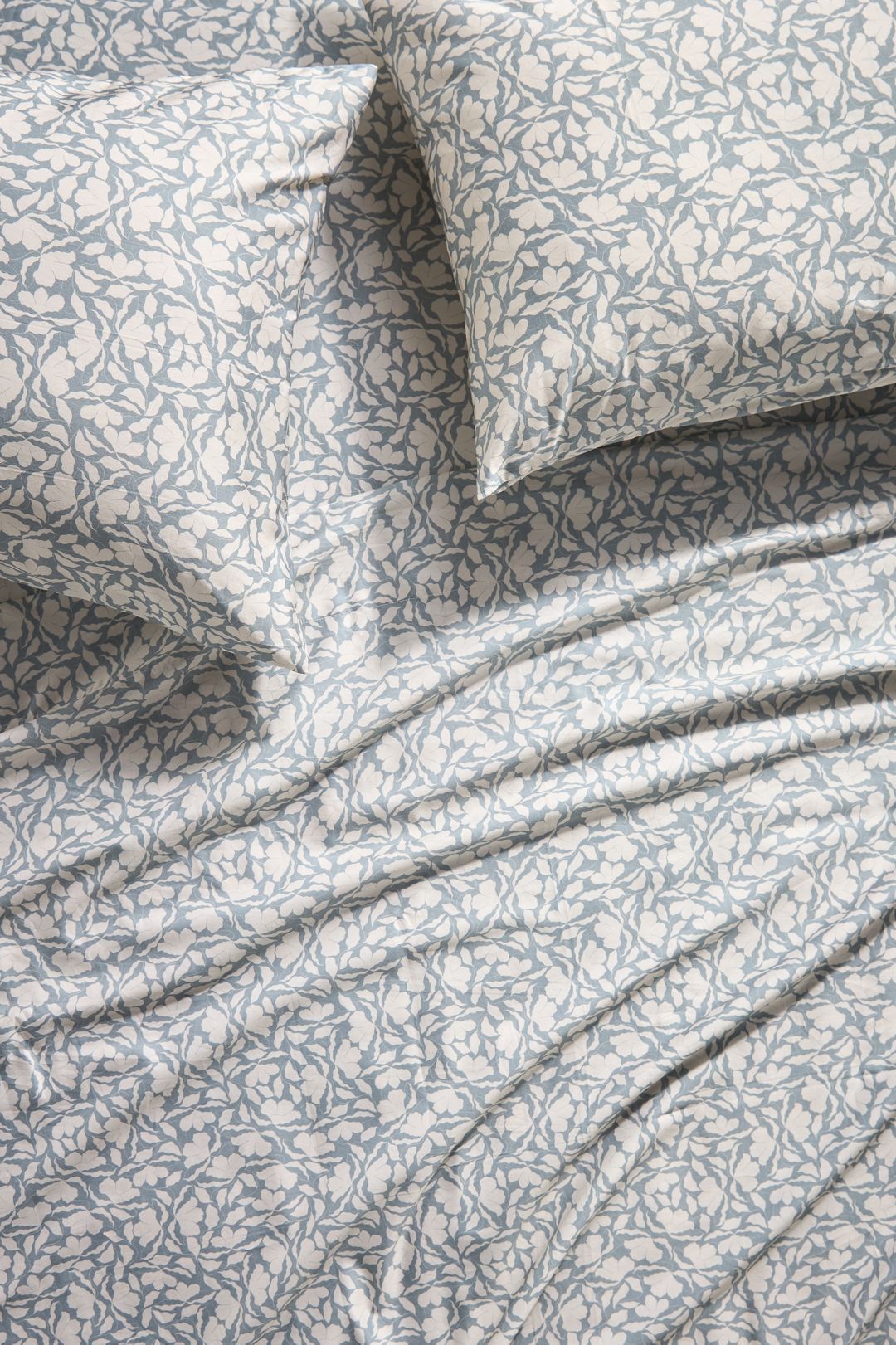 McKenzie Parrott Organic Cotton Sateen Floral Printed Sheet Set - Blue, Standard, King