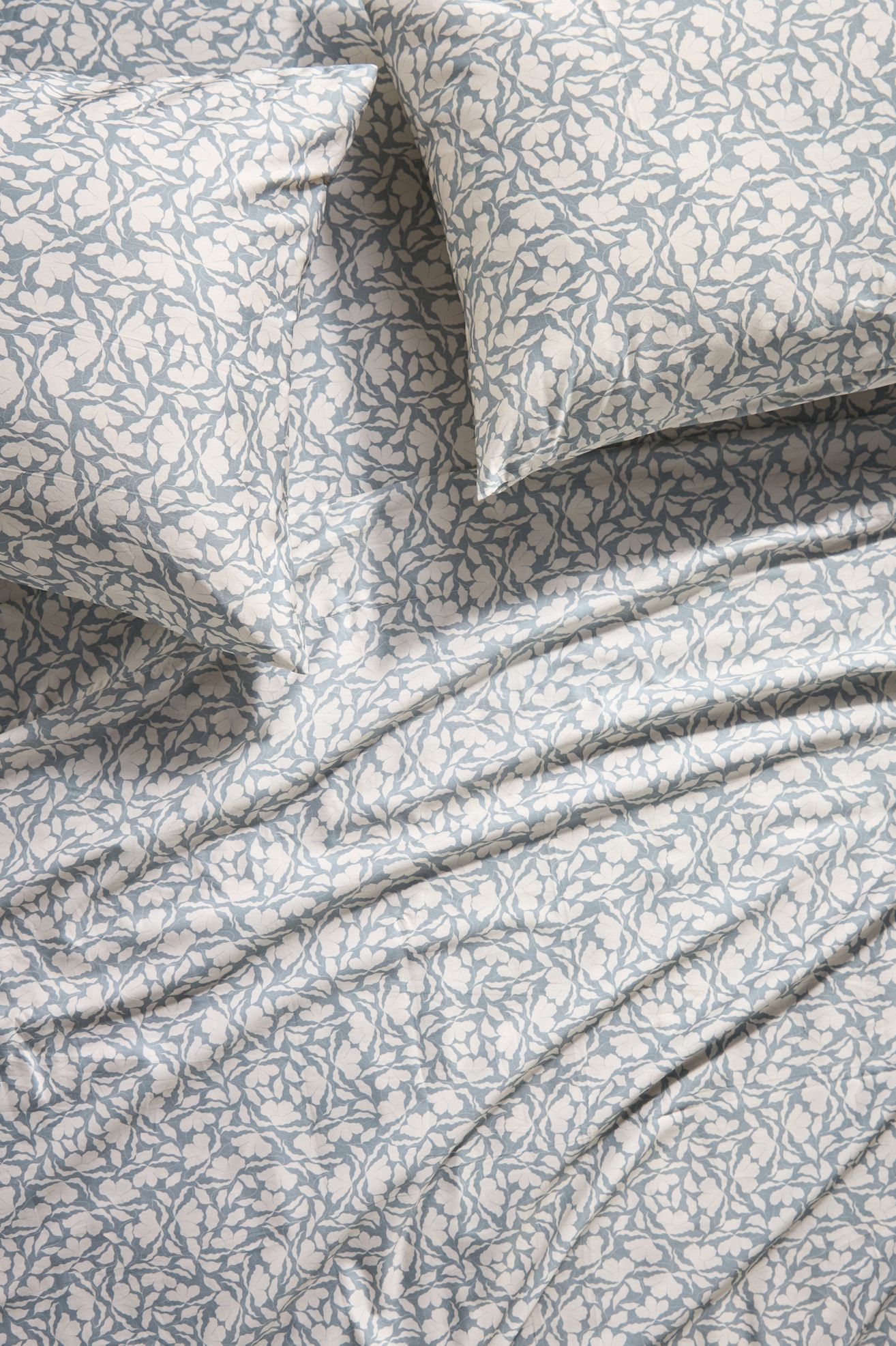 McKenzie Parrott Organic Cotton Sateen Floral Printed Sheet Set - Blue, King Out of Stock
