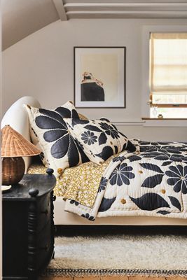 Dahlia Floral Jersey Quilt