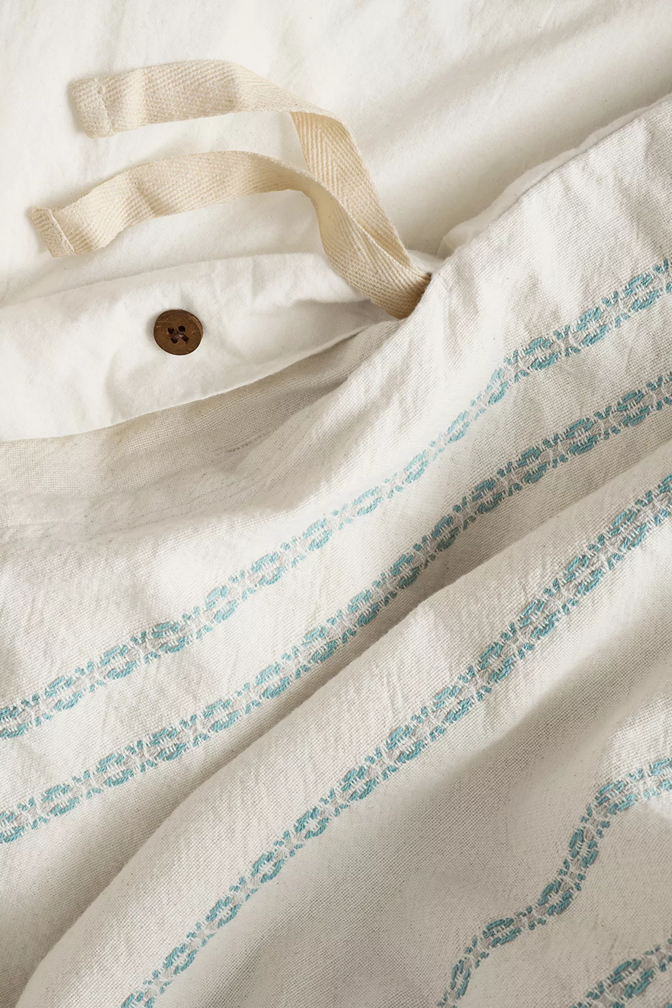 Coyuchi Rippled Stripe Organic Duvet Cover - thumbnail 4