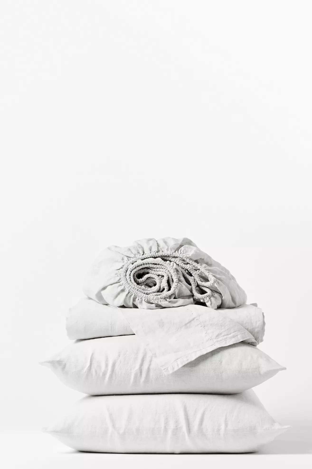 Coyuchi Organic Relaxed Linen Sheet Set - thumbnail 2