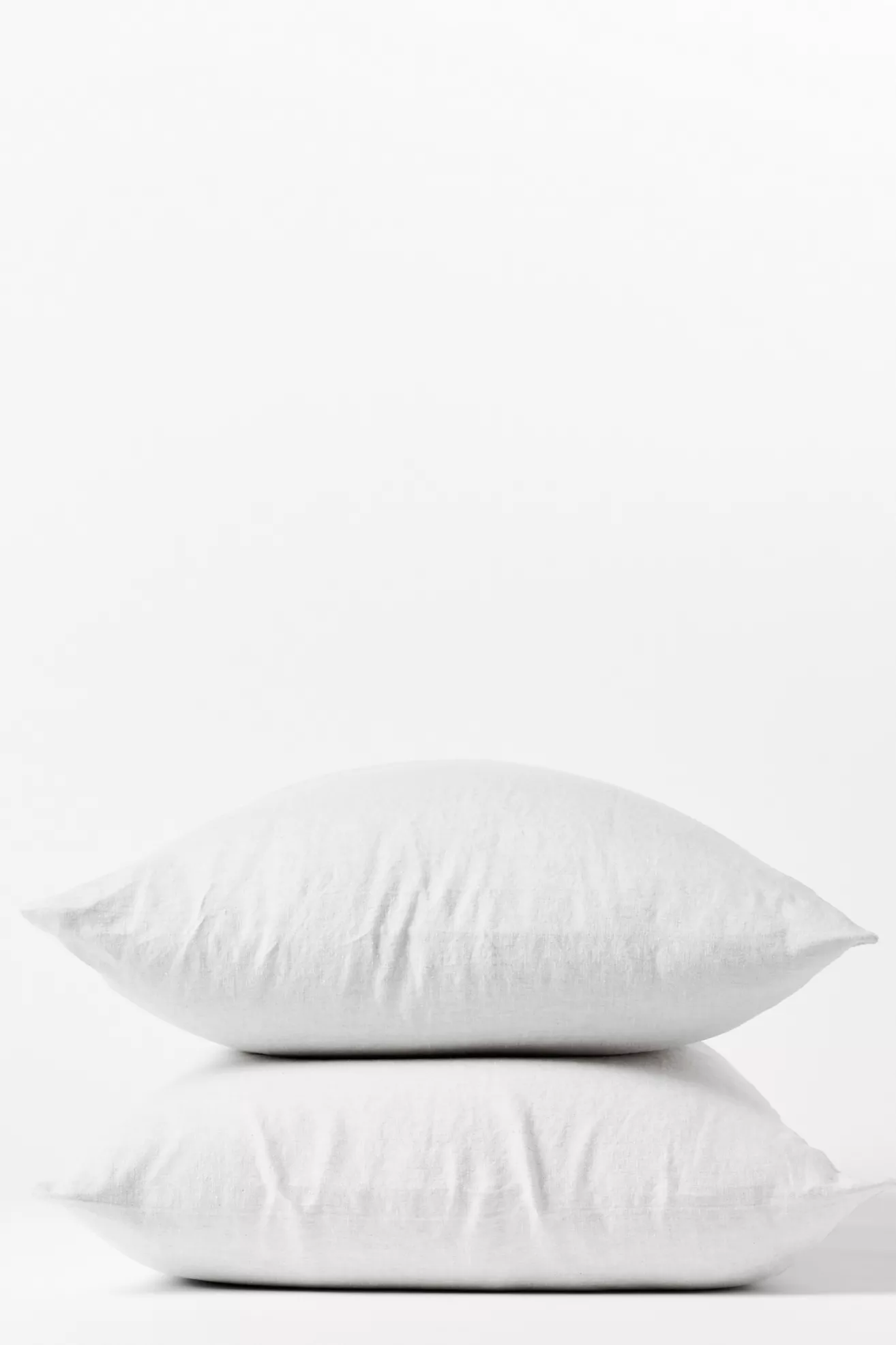Coyuchi Organic Relaxed Linen Sheet Set - thumbnail 4