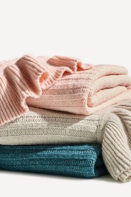 Cindy Wool Knit Ruffled Throw Blanket