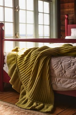 Cindy Wool Knit Ruffled Throw Blanket