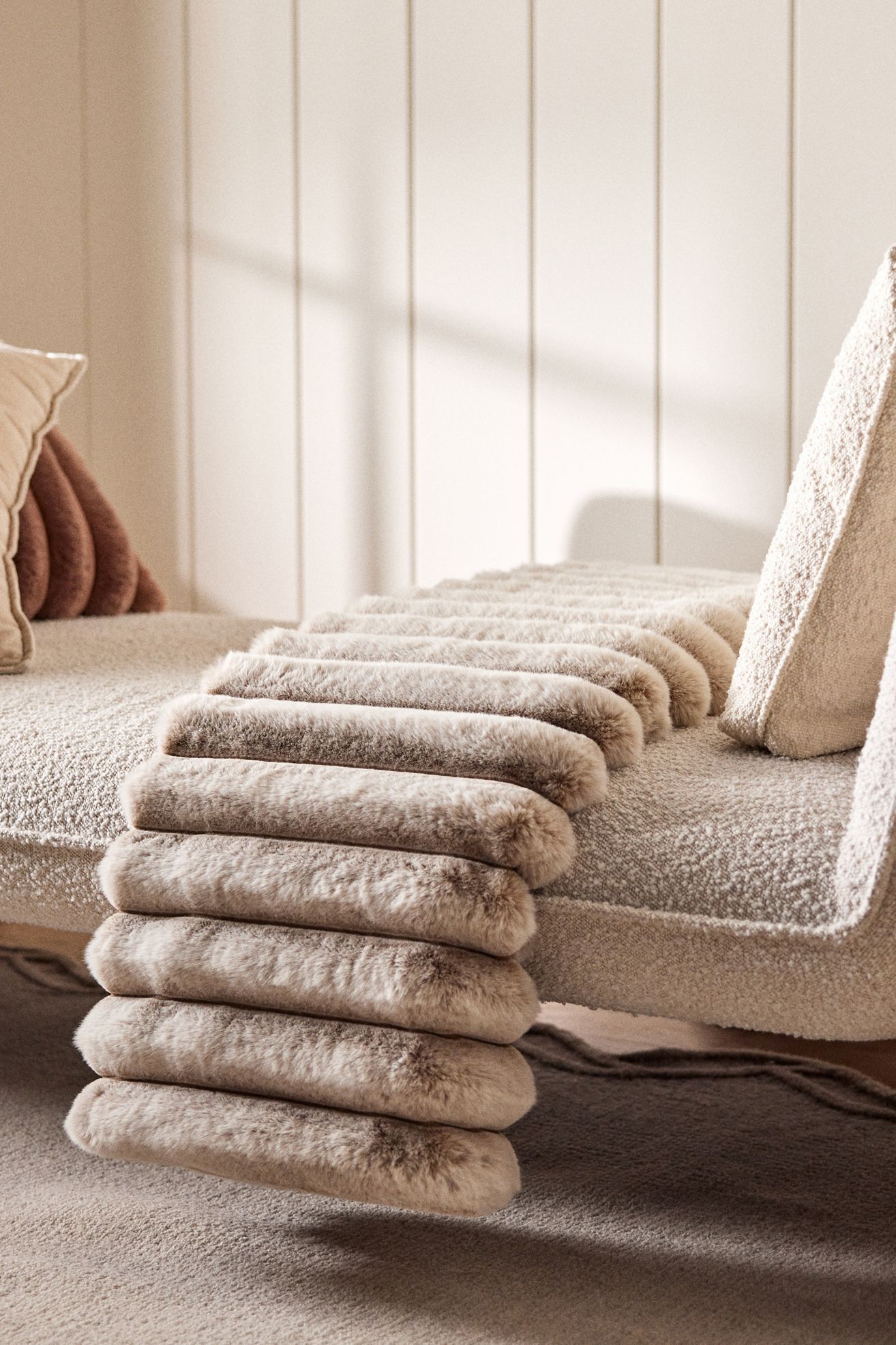 Tipped Puffer Faux Fur Throw Blanket - Neutral, Standard, 60" x 70"