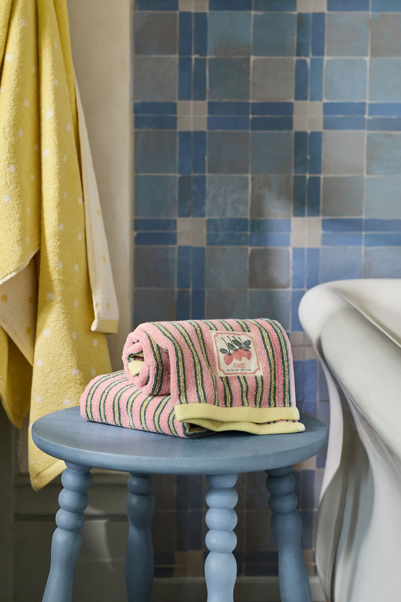 Les Fruits Cotton Printed Towel Collection - Yellow Pattern, Hand Towel