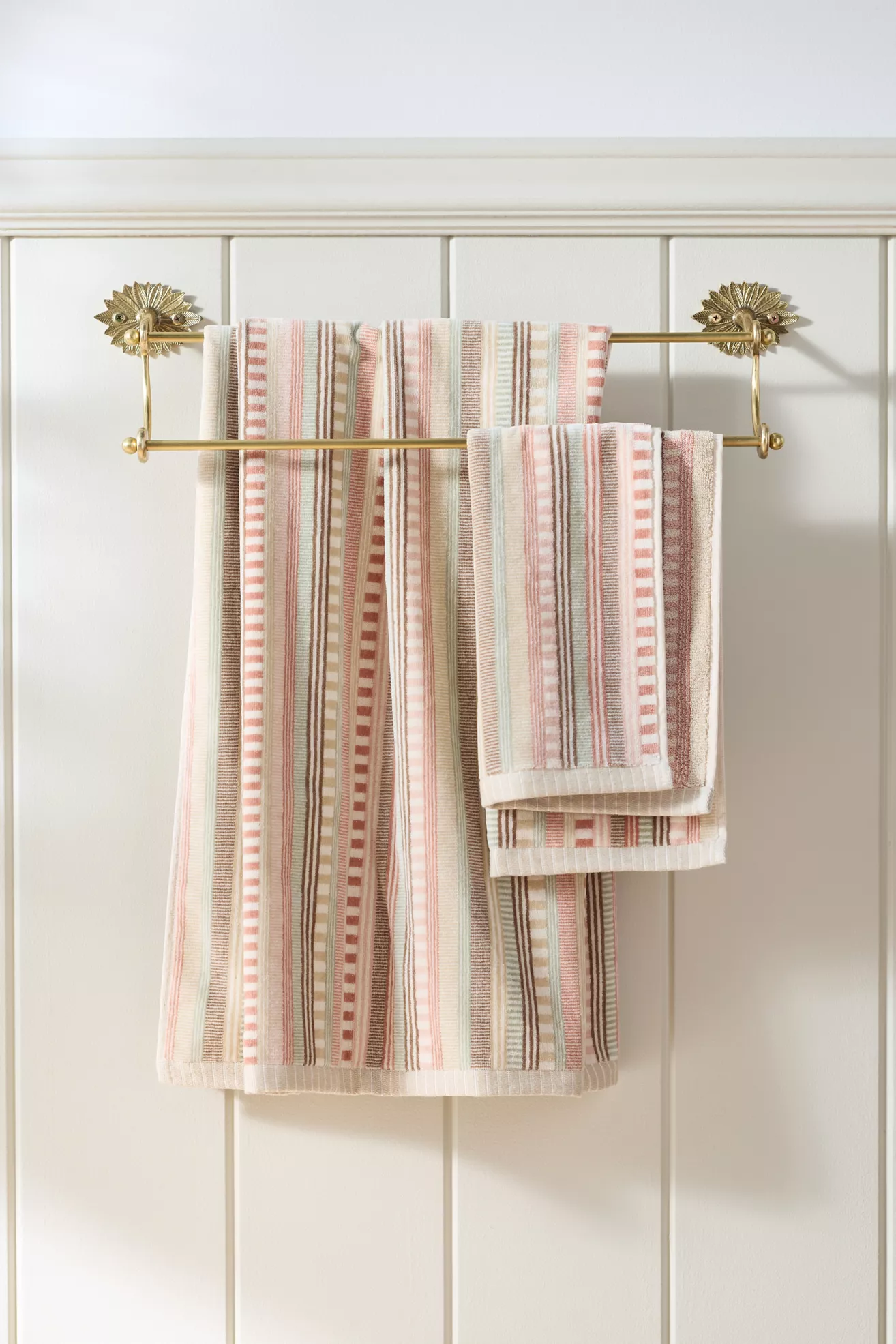 100% Cotton Mixed Stripe Woven Towel Collection - thumbnail 3