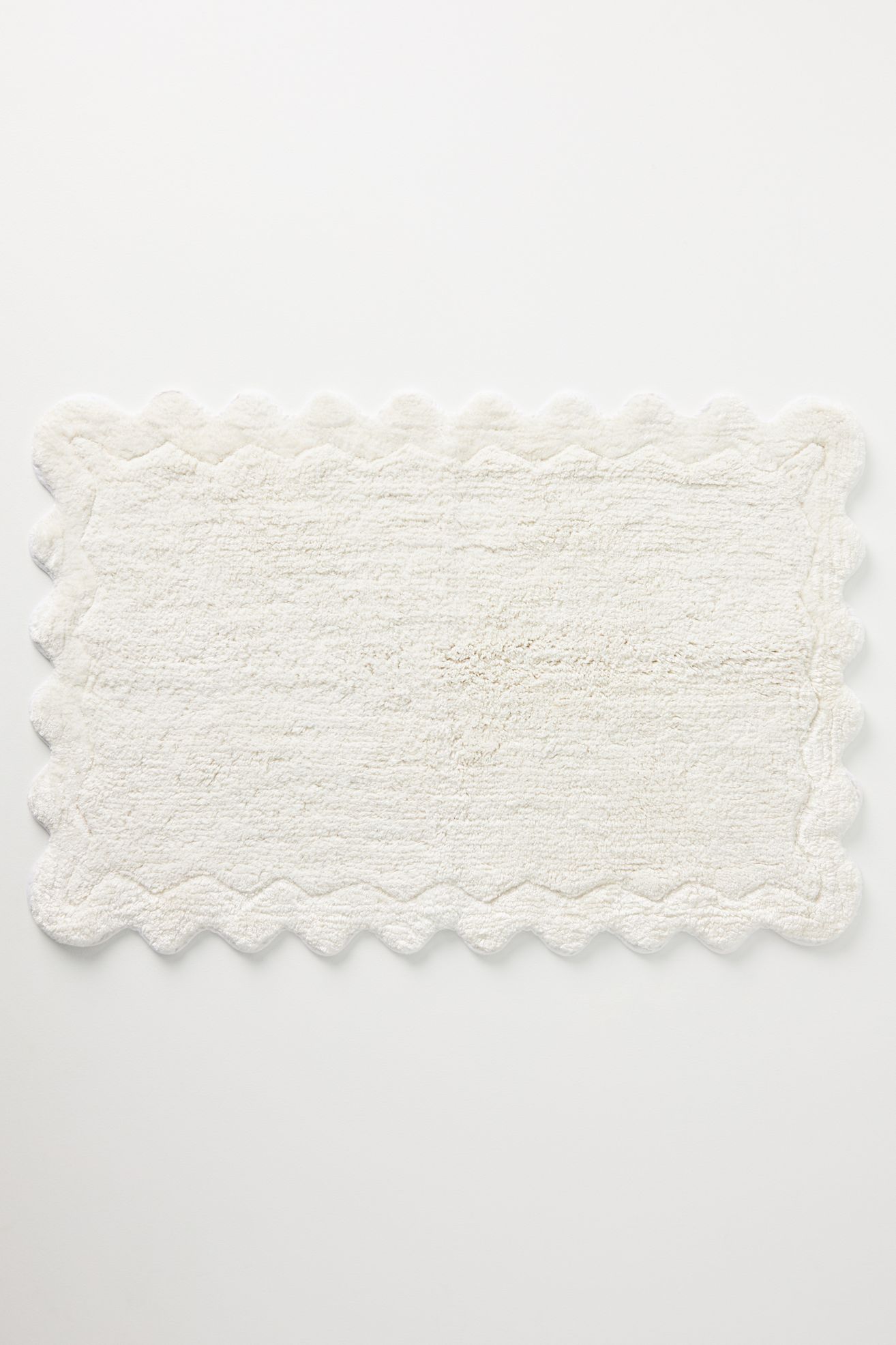 Maeve by Anthropologie Scalloped Cotton Bath Mat - Ivory, L