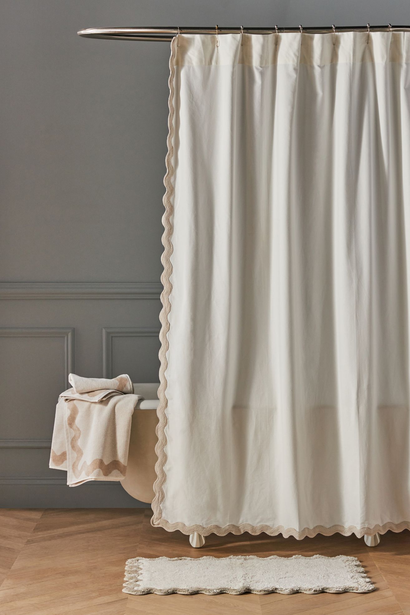 Maeve by Anthropologie Scalloped Cotton Bath Mat - Taupe, L