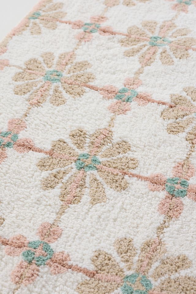 Daisy Tile Tufted Cotton Bath Mat | AnthroHome