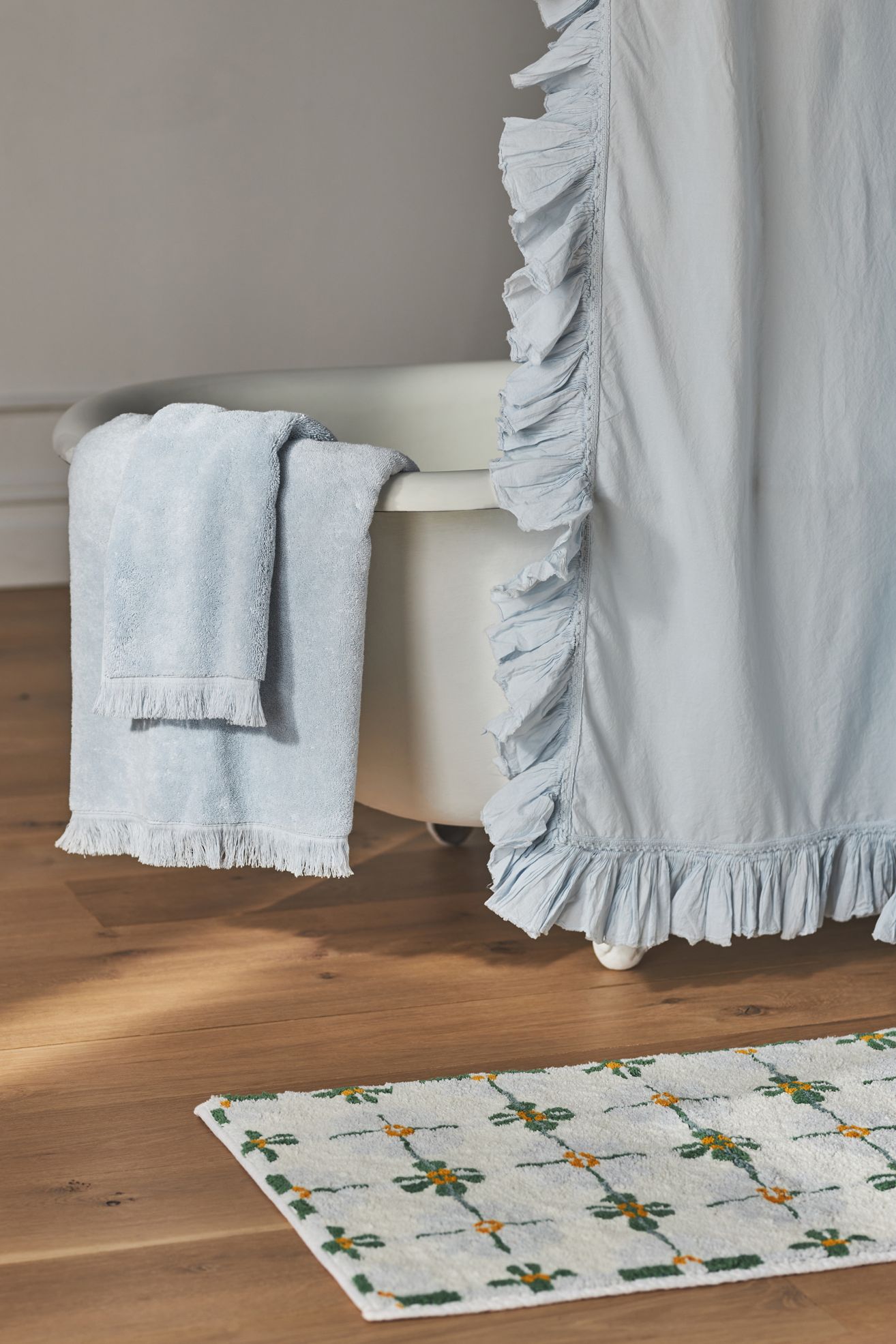Daisy Tile Tufted Cotton Bath Mat - Sky, Standard, 21" x 58"