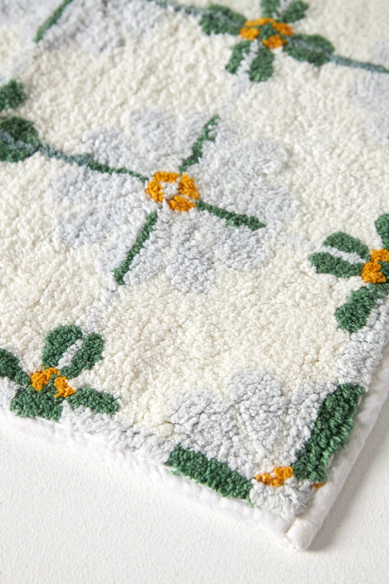 Daisy Tile Tufted Cotton Bath Mat - thumbnail 9