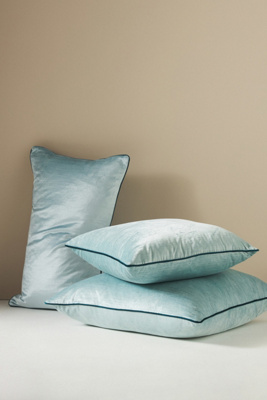 Adelina Velvet Pillow (18"x18")
