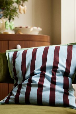 Coussin en coton imprimé Damson Madder