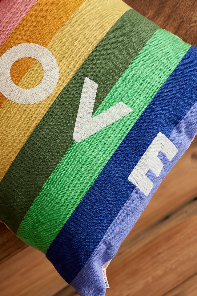 Le Coussin Carré d'Amour The Pillow Drop #1