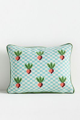 Coussin fantaisie en coton brodé au point d'aiguille Daniella
