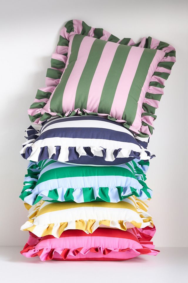 Coussin d'intérieur/extérieur à volants rayé Maeve #4