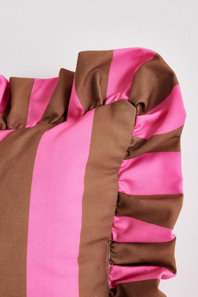 Coussin d'intérieur/extérieur à volants rayé Maeve #2