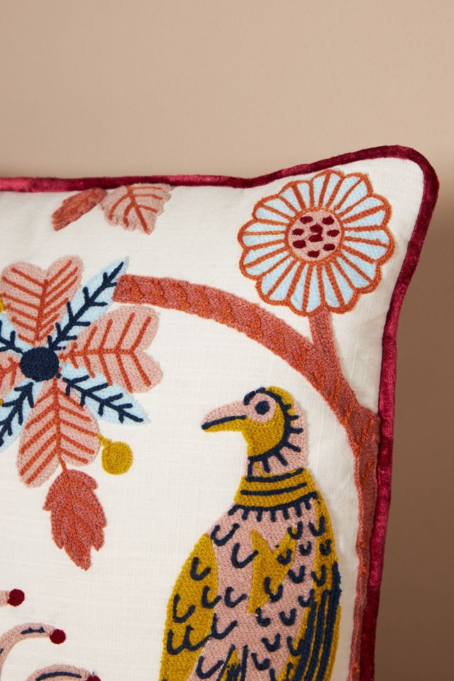 Almohada Gustav bordada #3