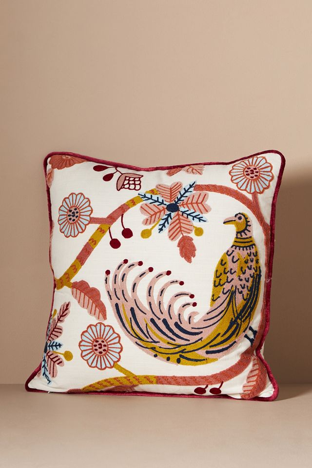 Almohada Gustav bordada #1