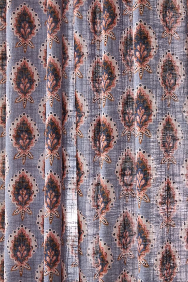 Mia Curtain #1