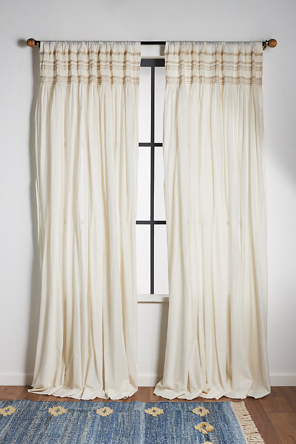 Eve Curtain