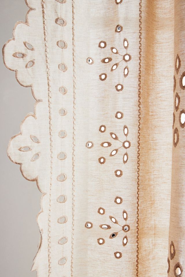 Freja Curtain #1