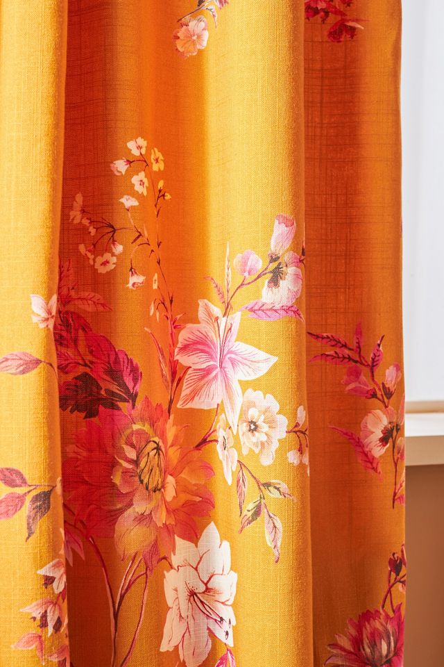 Zosia Curtain #1