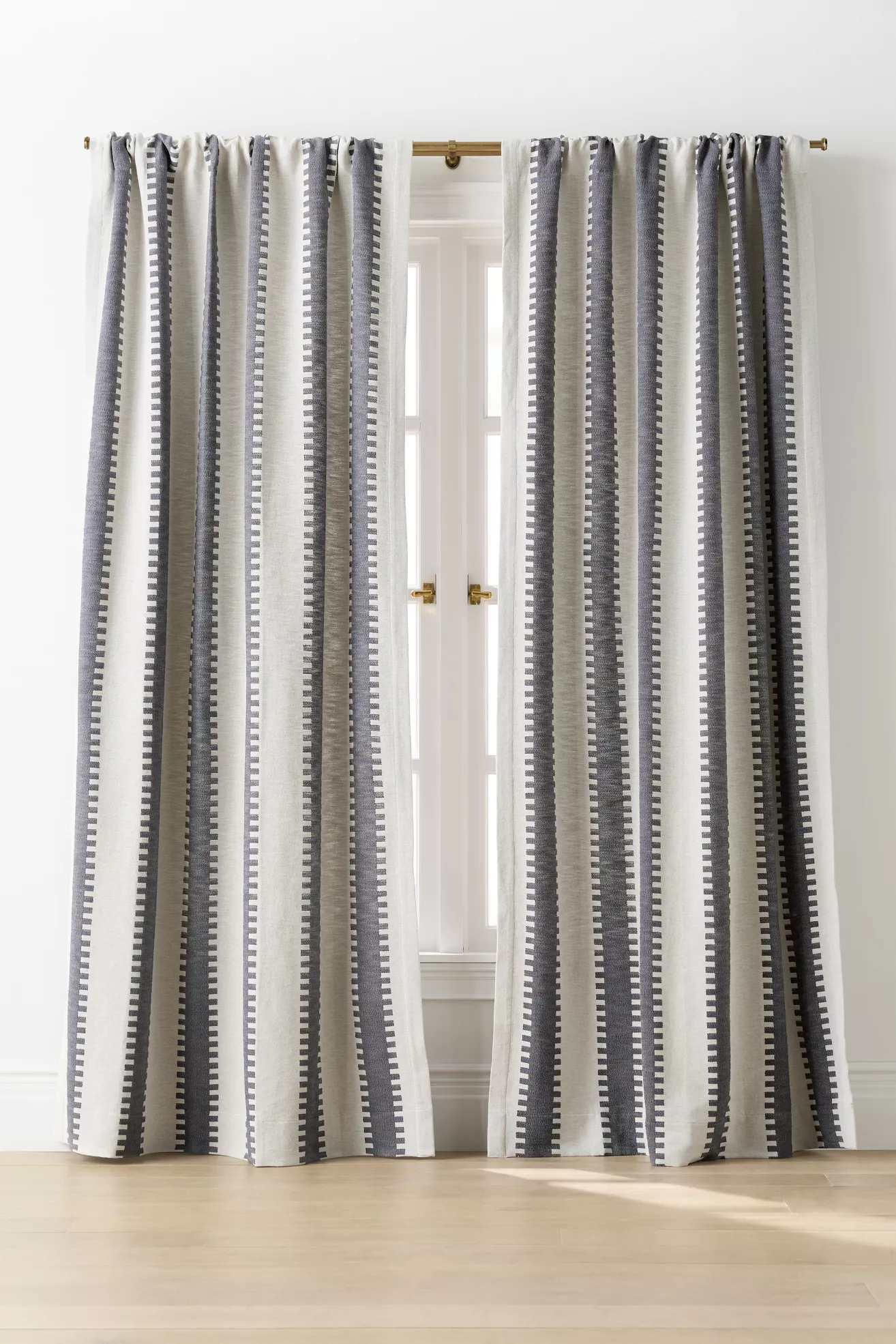 Cotton Jacquard Notched Striped Curtain - thumbnail 5