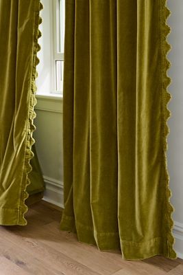 Trova Velvet Scalloped-Edge Curtain