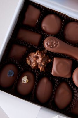 Audrey's The Milk & Dark Chocolate Selection, 220g