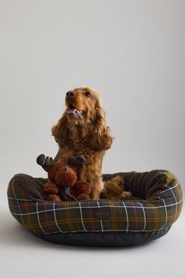 Barbour Snuggle Dog Bed 30"