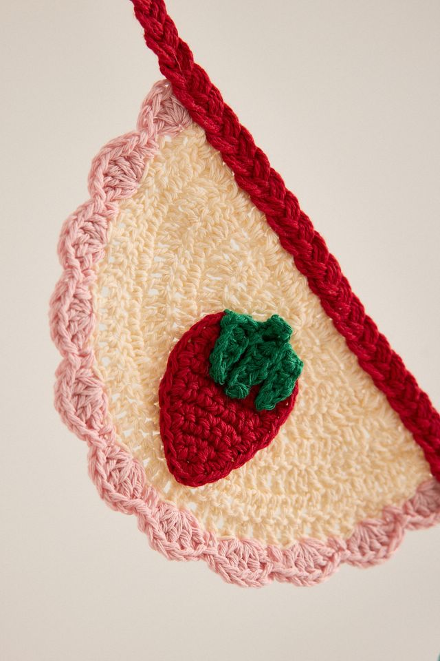 Meri Meri Crochet Scalloped Garland #1