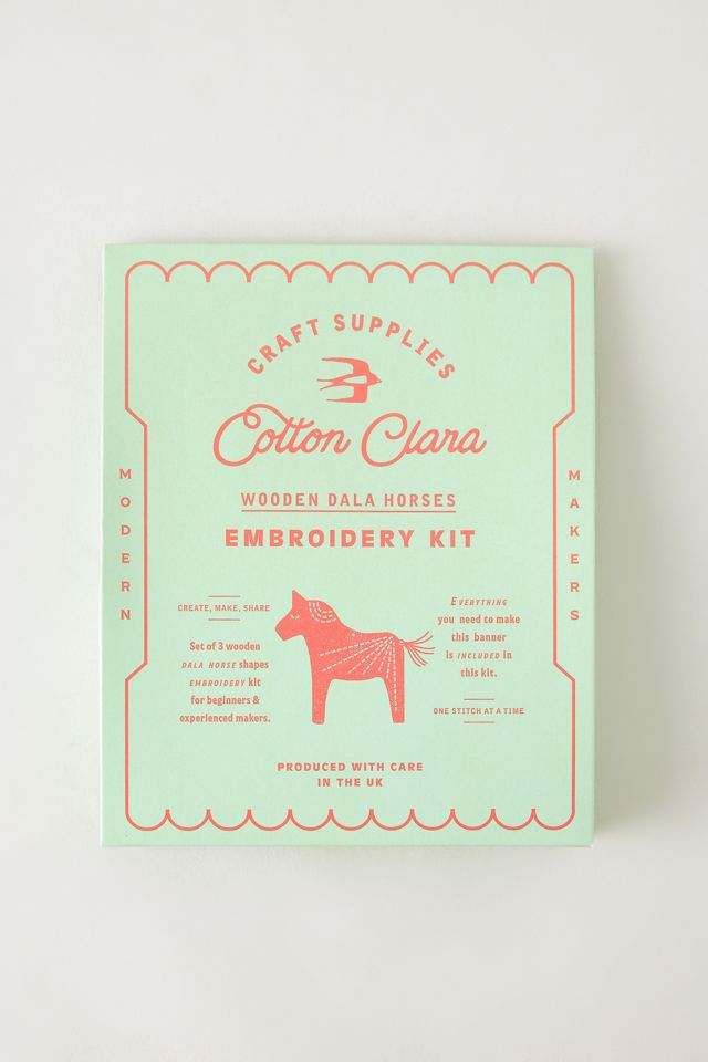 Kit de broderie de chevaux Dala en bois Cotton Clara #1
