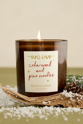 Bougie en verre Bois de cèdre et Aiguilles de pin Plum & Ashby