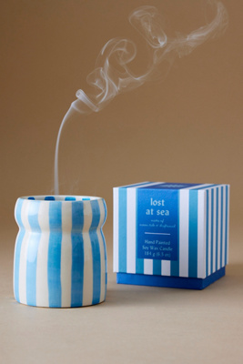 Bougie en céramique rayée Cabana Lost at Sea en Blue chez Anthropologie - Paddywax - Modalova
