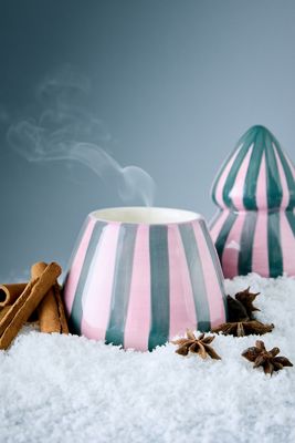 Vela de Árbol de Navidad de Cerámica Paddywax Cabana con Canela y Clavo