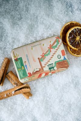 Bougie de Noël Wassail en boîte Staircase Paddywax