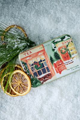 Bougie de Noël en boîte Paddywax Storefront Orange Douce et Sapin