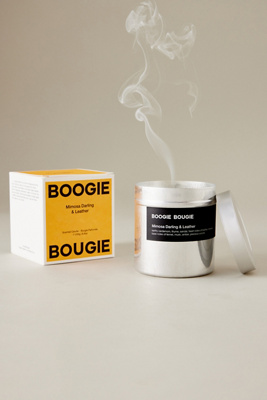 Bougie Métallique Mimosa Chéri & Cuir en Yellow chez Anthropologie - Boogie Bougie - Modalova
