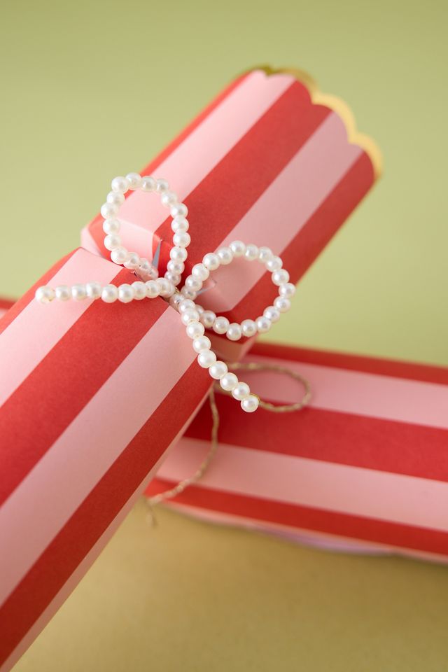 Meri Meri Stripe Bow Christmas Crackers, Pack of 6 #1