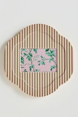 Pattern Drench Frame