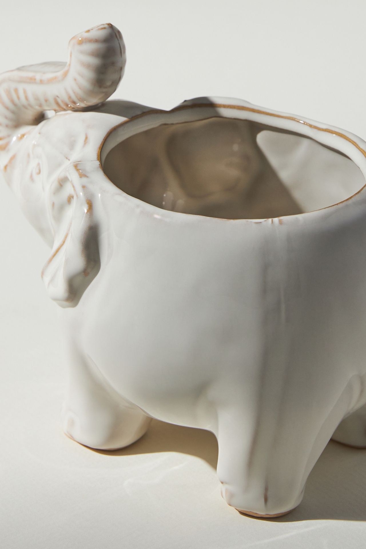 Trumpeting Elephant Pot