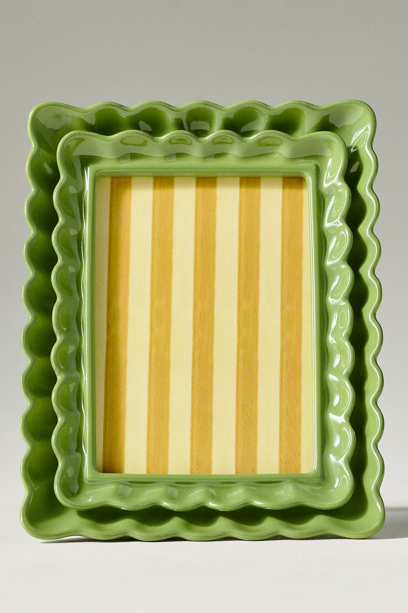 Philippa Scalloped Picture Frame - Green - 5 X 7, 5' X 7'